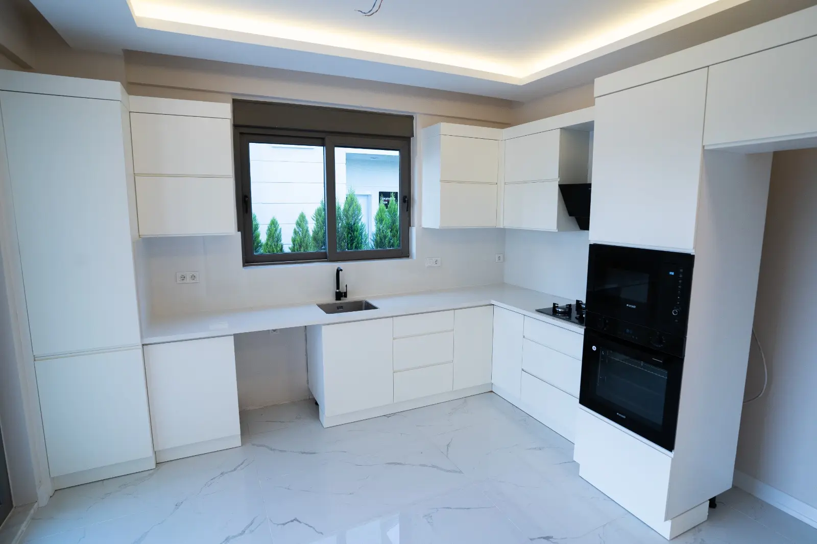 Fitted kitchen
